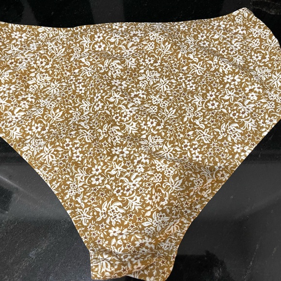 Rylee + Cru High waisted hipster bikini bottoms in Golden Ditsy size XL - Picture 2 of 4